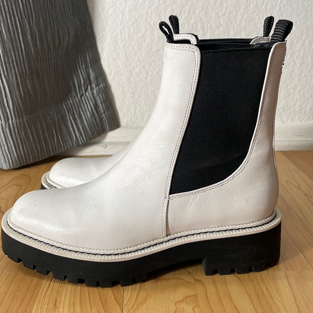 Sam Edelman Chelsea Laguna Booties white
